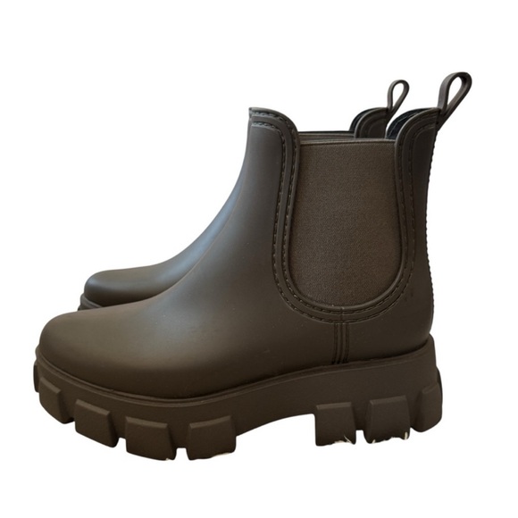 JEFFREY CAMPBELL Lugged Chelsea Rain Boots -
Size 7 - Picture 2 of 8